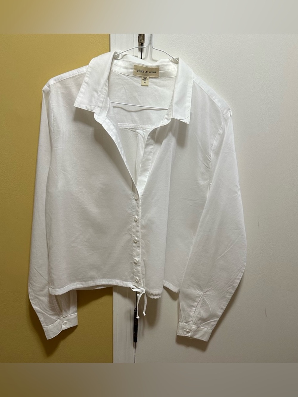 cloth & stone Anthropologie White Button-up Cropped  Shirt w/drawstring hem (XS)